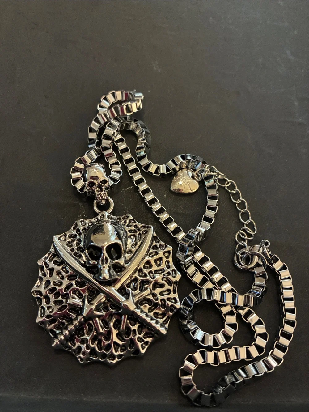 Men's Skull Crossed Swords Pendant Necklace. Skull On The Bale